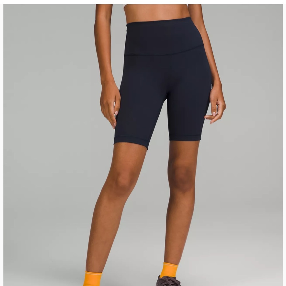 Lululemon HR 8” wunder train bike shorts size 4